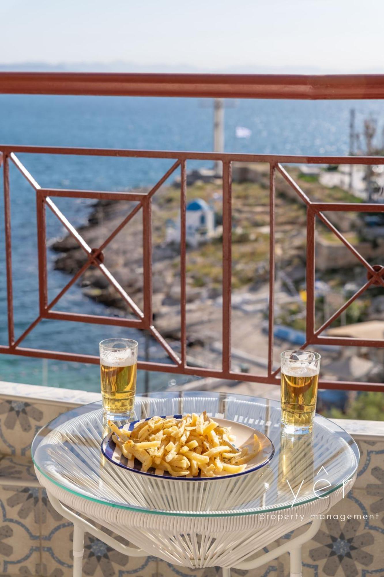 Shell-charm W/sea View & Parking Apartment Piraeus